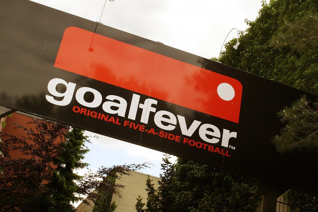 Goalfever Sports & Guesthouseエッセン エクステリア 写真